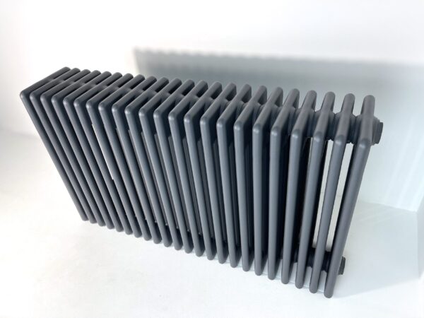 6 kolonnu 600×1055 mm horizontāls radiators, krāsa – Antracīts (RAL 7016) - Image 8