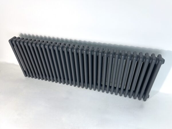 3 kolonnu 500x1415 mm horizontāls radiators, krāsa – antracīts (RAL 7016) - Image 3