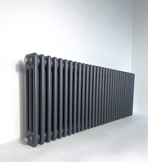 3 kolonnu 500x1415 mm horizontāls radiators, krāsa – antracīts (RAL 7016) - Image 4