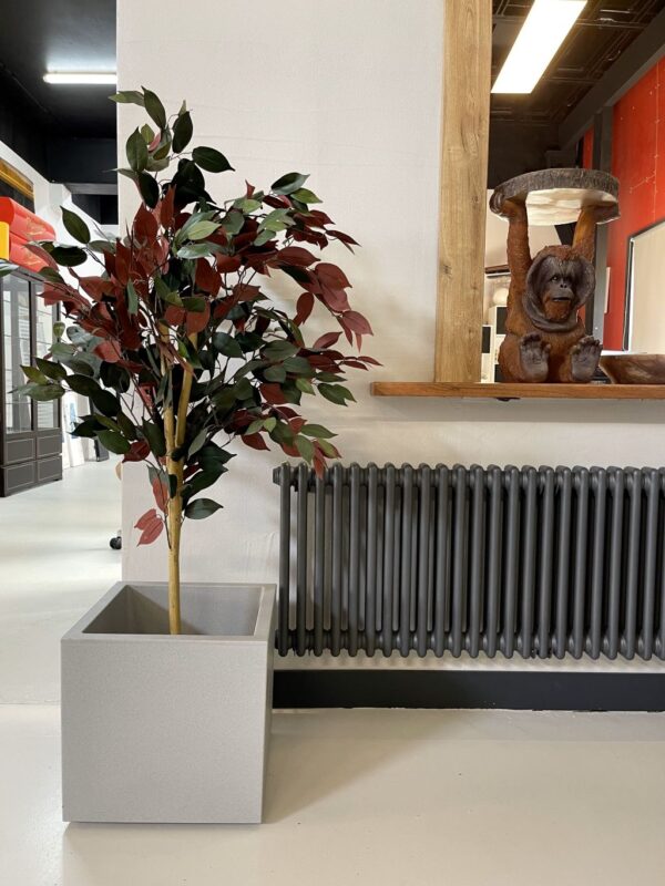 2 kolonnu 500×650 mm horizontāls radiators, krāsa – Antracīts (RAL 7016)
